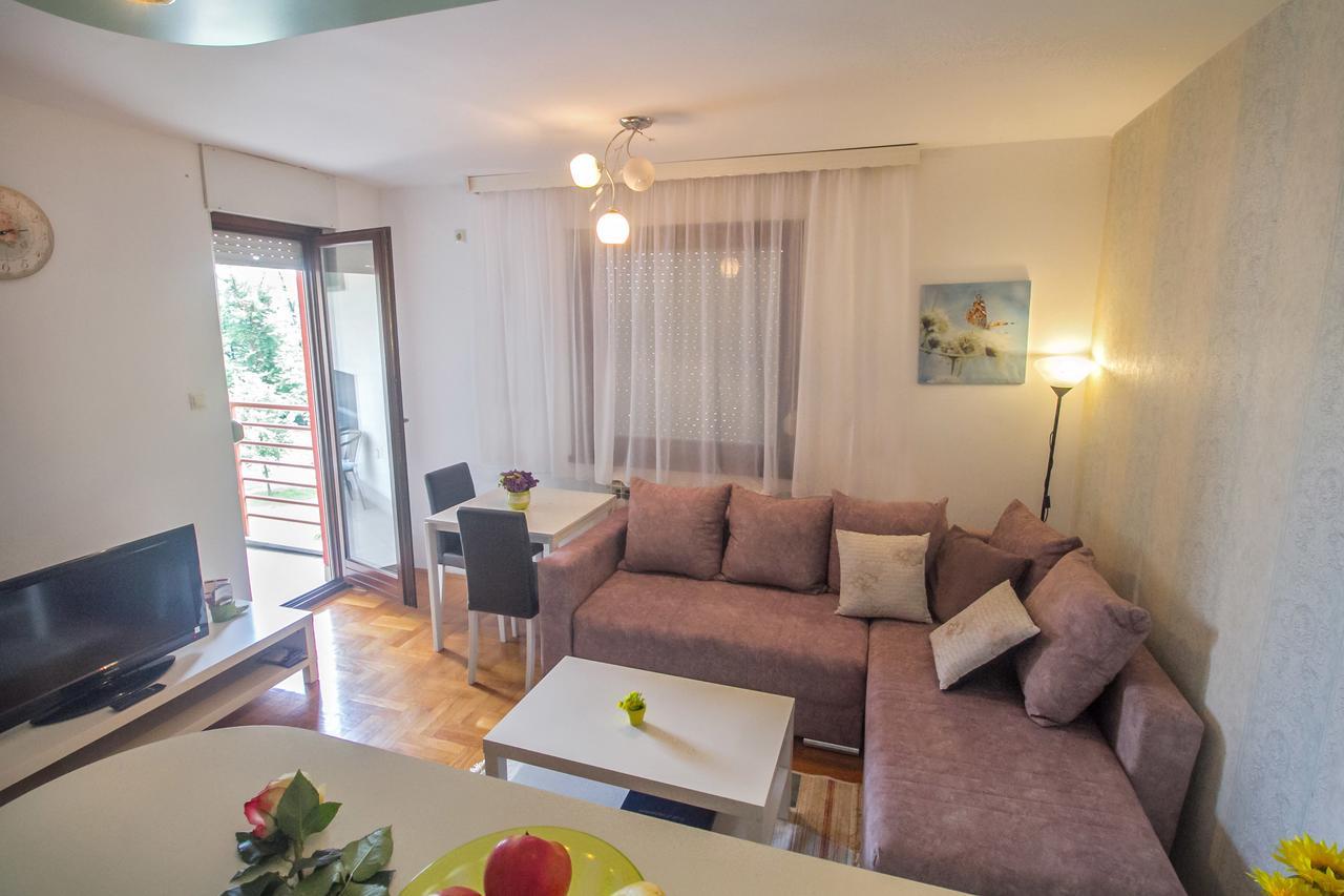 Stan Na Dan Banja Luka Daire Dış mekan fotoğraf
